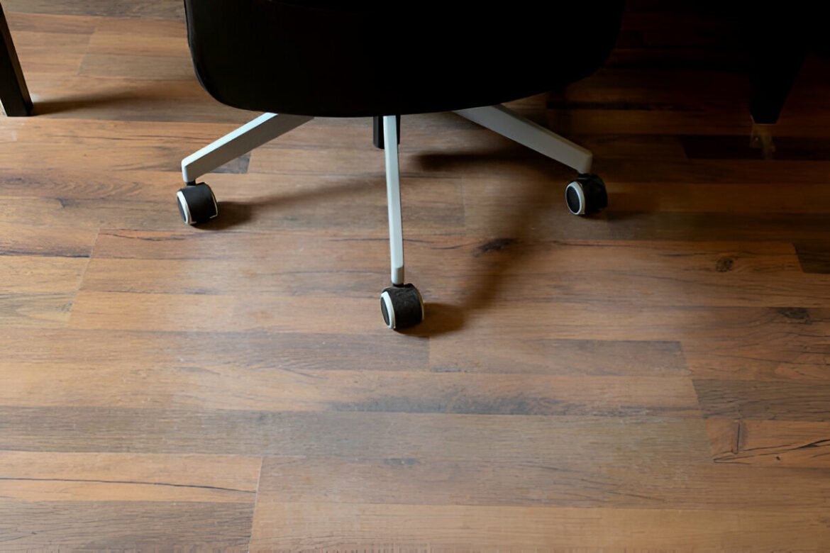 Kaip pašalinti subraižymus nuo laminato grindų?