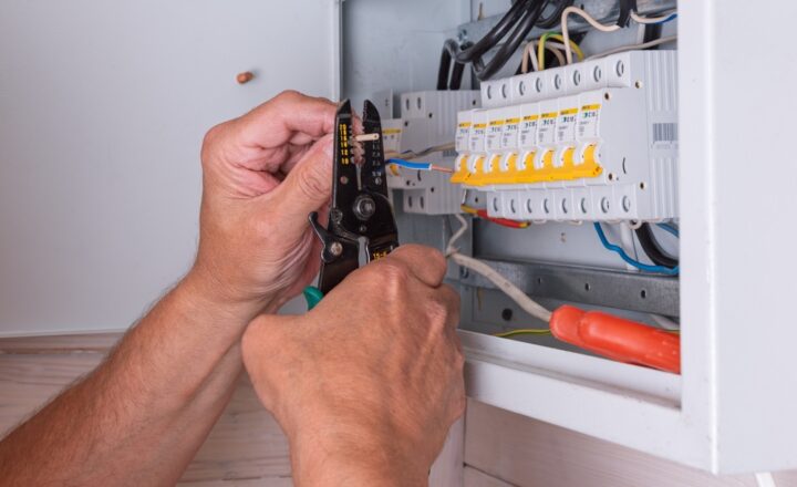 Kaip prijungti elektrinės viryklės maitinimo laidą